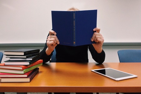 成人高考学费要多少钱（为什么成人高考学费不一样）
